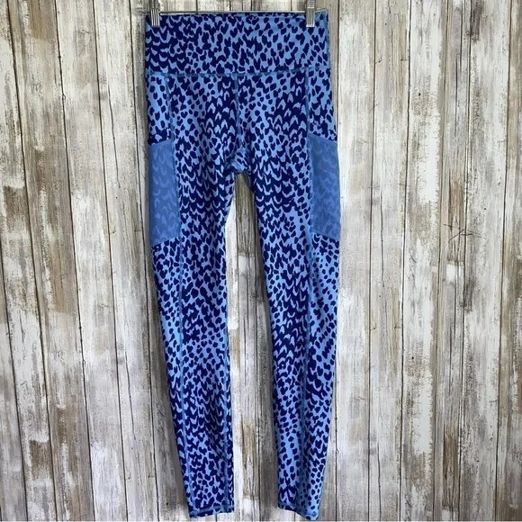 Fabletics Marina Sahara Blue Cheetah On The Go Powerhold Leggings - Picture 2 of 6